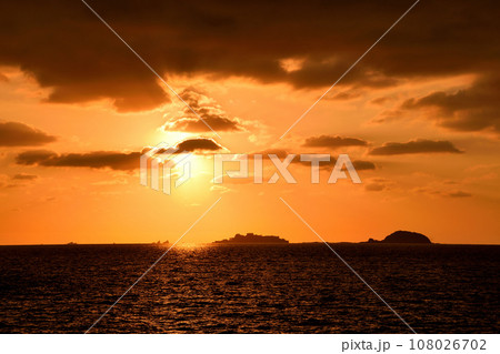 軍艦島の夕景 軍艦島の夕景 108026702