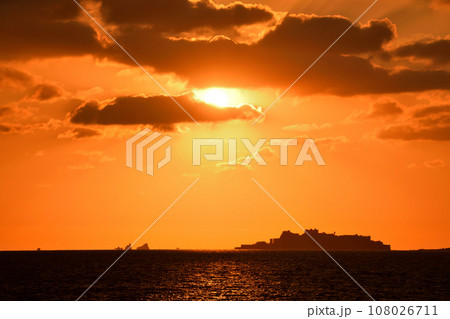 軍艦島の夕景 軍艦島の夕景 108026711