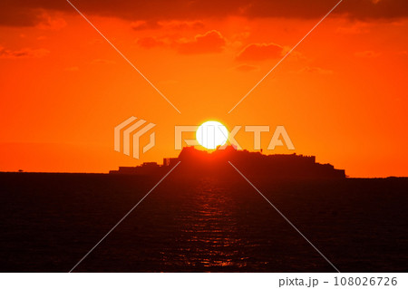 軍艦島の夕景 軍艦島の夕景 108026726