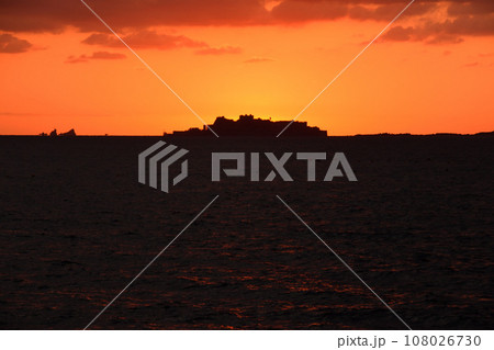 軍艦島の夕景 軍艦島の夕景 108026730