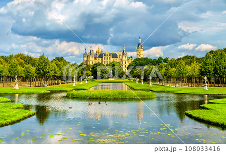 Schwerin Castle and Kreuzkanal in Germany 108033416