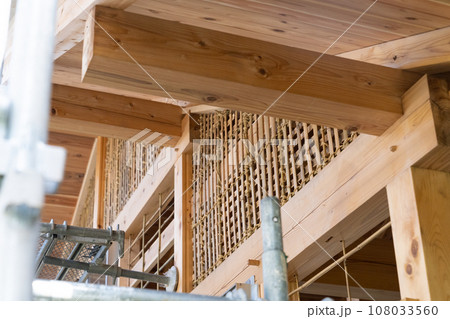 木造住宅現場の左官工事の土壁下地 108033560