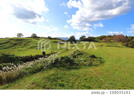 脇本城の土塁跡(秋田県 男鹿市) 脇本城の土塁跡(秋田県 男鹿市) 108035201