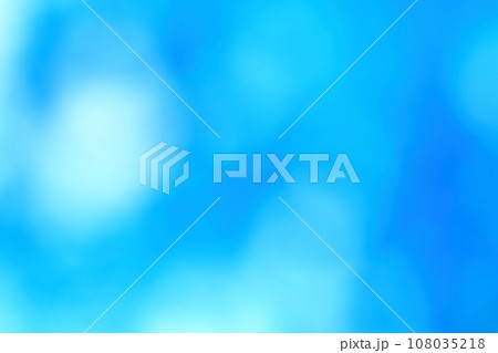 青色系の背景　玉ボケ・丸ボケ　ふんわりとした 108035218