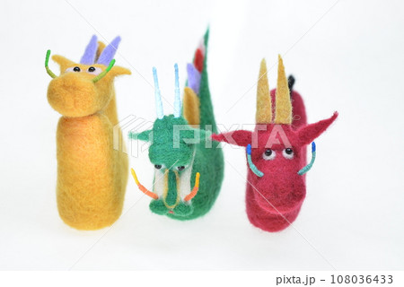 赤緑黄色の辰 108036433