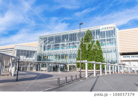 青森県青森市　青空のJR新青森駅東口 108037379