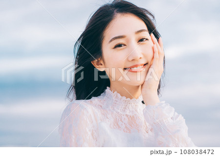 若い女性のビューティーイメージ 108038472