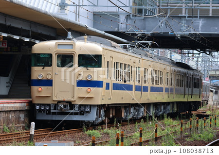 JR西日本】115系3000番台〜瀬戸内色〜（山陽本線：徳山駅）の写真素材 [108038713] - PIXTA