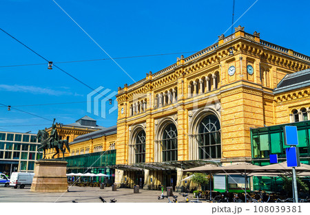 Central railway station of Hanover in Lower Saxony, Germany Central railway station of Hanover in Lower Saxony, Germany 108039381