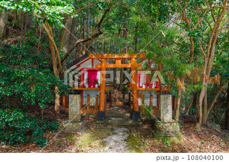 神倉神社の火神社・中ノ地蔵堂（和歌山県新宮市） 108040100