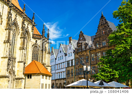 Architecture of the old town of Munster, North Rhine-Westphalia, Germany 108041406