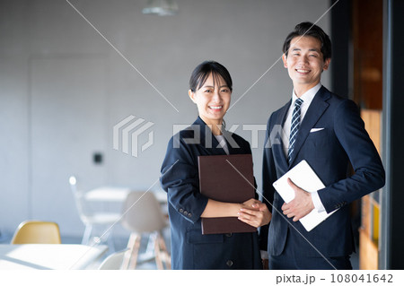 ビジネスパーソン 108041642