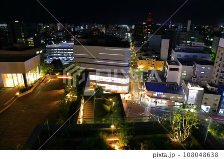 【宮崎県】宮崎市街地の夜景(アミュプラザ みやざき) 【宮崎県】宮崎市街地の夜景(アミュプラザ みやざき) 108048638