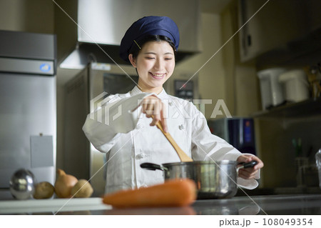シェフ 女性 シェフ 女性 108049354