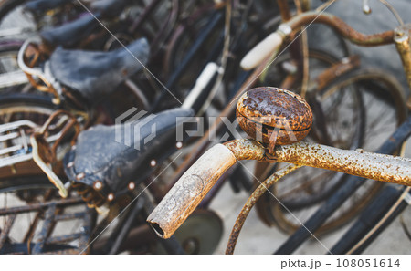 Old and dirty with rusty classic bicycle 108051614