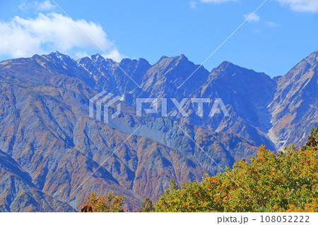 秋の白馬岩岳マウンテンリゾートから望む北アルプス 108052222
