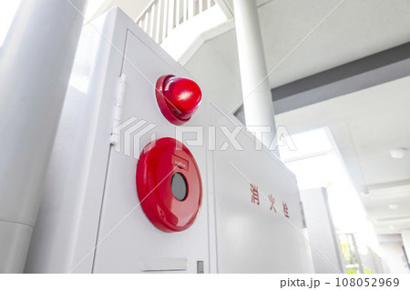 マンションの消火栓 マンションの消火栓 108052969