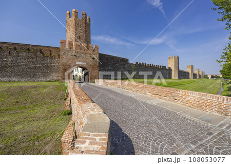 Ancient walls of Montagnana, Padova province, Veneto, Italy 108053077