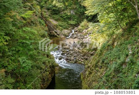 宮城県仙台市秋保大滝近くの名取川の風景です 宮城県仙台市秋保大滝近くの名取川の風景です 108053801