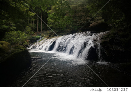 平滑の滝 静岡県賀茂郡河津町 平滑の滝 静岡県賀茂郡河津町 108054237
