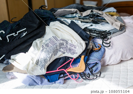 断捨離　衣替え 片づけ 108055104