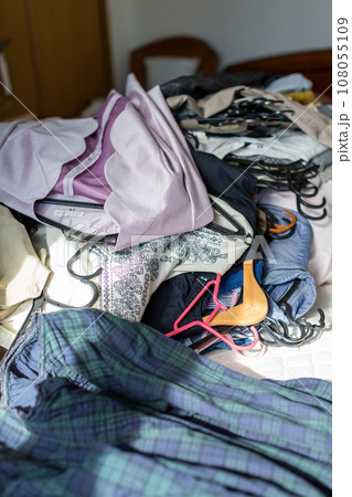 断捨離　衣替え 片づけ 108055109