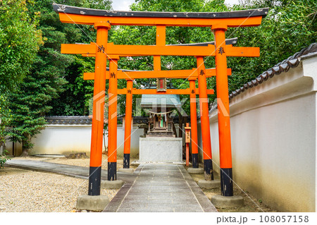 大阪府枚方市の百済王神社 稲荷神社(白鷹稲荷大神・高倉稲荷大神) 大阪府枚方市の百済王神社 稲荷神社(白鷹稲荷大神・高倉稲荷大神) 108057158