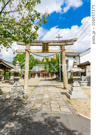 大阪府枚方市の百済王神社 鳥居 大阪府枚方市の百済王神社 鳥居 108057175