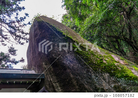 大阪府交野市の磐船神社 御神体 大阪府交野市の磐船神社 御神体 108057182