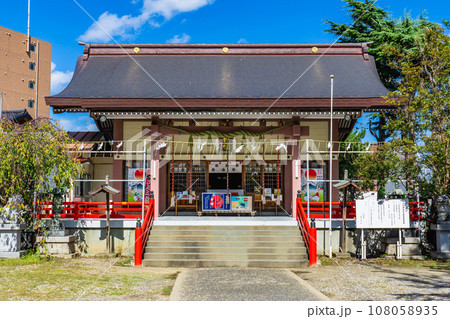 新潟市中央区三和町の三社神社　拝殿 108058935