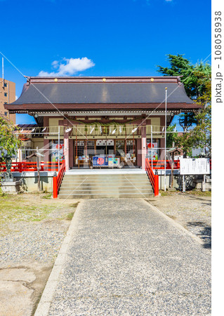 新潟市中央区三和町の三社神社　拝殿 108058938