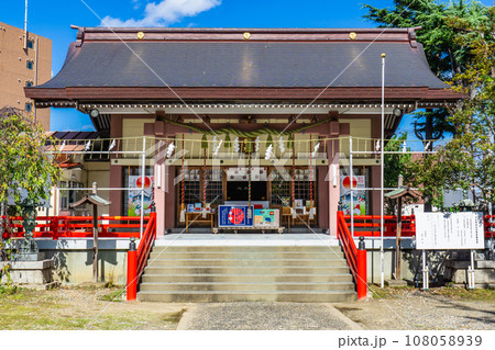 新潟市中央区三和町の三社神社　拝殿 108058939