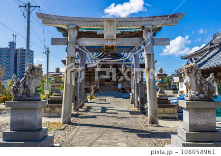 新潟市中央区沼垂東の沼垂白山神社　鳥居 108058961