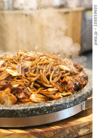 石焼きチャジャン麺（韓国） 108059605