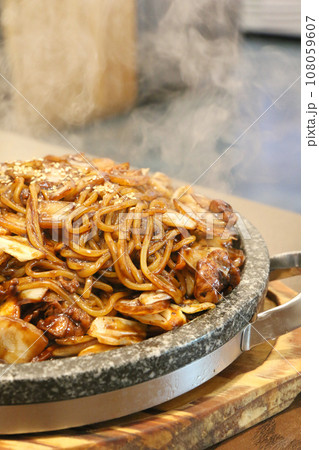 石焼きチャジャン麺（韓国） 108059607
