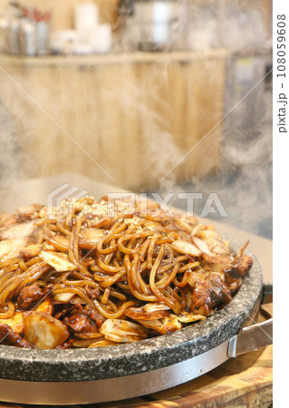 石焼きチャジャン麺（韓国） 108059608