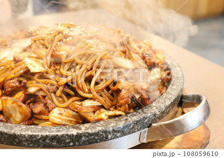 石焼きチャジャン麺（韓国） 108059610
