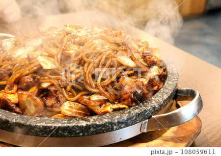 石焼きチャジャン麺(韓国) 石焼きチャジャン麺(韓国) 108059611