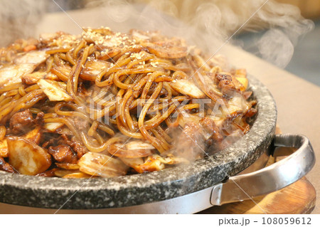 石焼きチャジャン麺(韓国) 石焼きチャジャン麺(韓国) 108059612