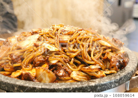 石焼きチャジャン麺（韓国） 108059614