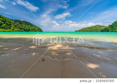Mai Ngam beach in beautiful sunny day, Surin island national park, Pang Nga, Thailand, 108060560