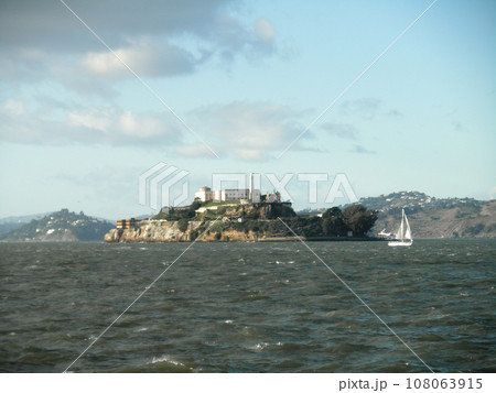 Alcatraz island in San Francisco Bay 108063915