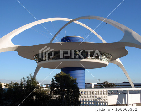 Iconic Restaurant rise between terminals at Los Angeles International Airport Iconic Restaurant rise between terminals at Los Angeles International Airport 108063952
