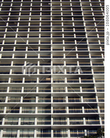 Pattern of Windows on Building 108064005