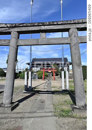 鳥居、参道、向古河鷲神社（埼玉県加須市・旧北川辺町） 108065409