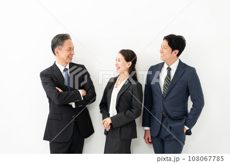 ビジネスイメージ 男女 会話 ビジネスイメージ 男女 会話 108067785