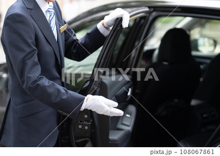 ドライバー 運転手 ライドシェア 手元 ドライバー 運転手 ライドシェア 手元 108067861