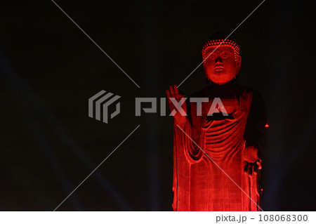 カラフルな夜の牛久大仏(赤) 万燈会 カラフルな夜の牛久大仏(赤) 万燈会 108068300