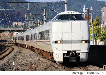 【JR西日本】289系「きのさき」（嵯峨野線：花園駅） 108070793