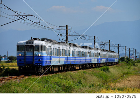 白新線を走る115系普通電車6両 白新線を走る115系普通電車6両 108070879